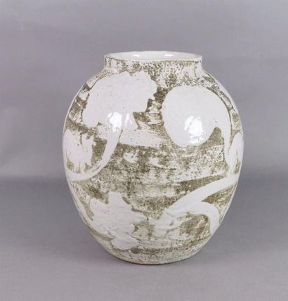 CAB Vase boule en céramique émaillée cachet sous la base made in France numéroté...