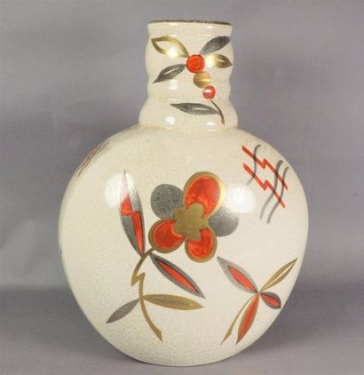 ANONYME Vase en céramique émaillée à décor de fleurs H 34 cm