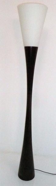 ANDRE MOTTE Vers 1955 Edition DISDEROT lampadaire diabolo en bois laqué et cornet...