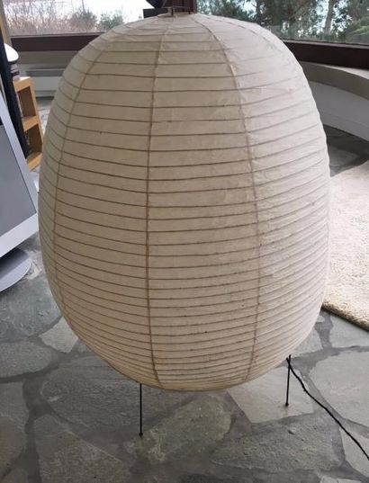 Isamu NOGUCHI Edition AKARI pour Steph Simon lampe à poser de forme ovoïde en papier...
