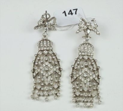 null Paire de pendants d'oreilles Girandoles en platine et or gris 14K (585/oo),...
