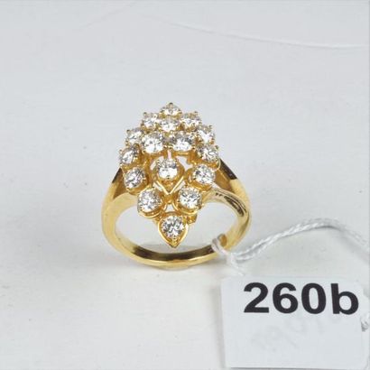 null BOUCHERON : Bague "Navette" en or jaune 18K (750/oo) sertie de diamants taille...