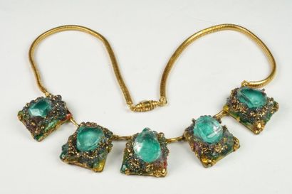 Camille Fauré Parure composée d'un bracelet articulé et d'un collier sertis de cabochons...