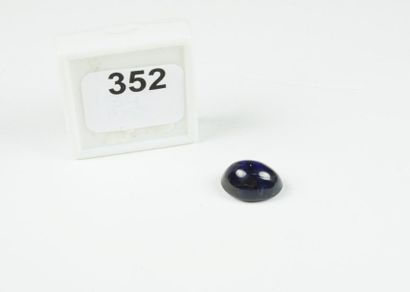 null Saphir non monté taillé en cabochon pesant 9,50 ct.