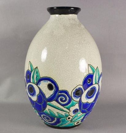 BOCH LA LOUVIÈRE Vase en céramique craquelée, marqué sous la base D 1077 H 32 cm