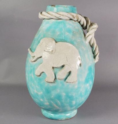 SAINTE RADEGONDE Vase éléphant H 28 cm Petits manques à l’émail