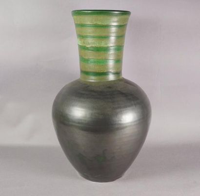 Marcel GUILLOT Vase en céramique émaillée verte et noire H 37 cm