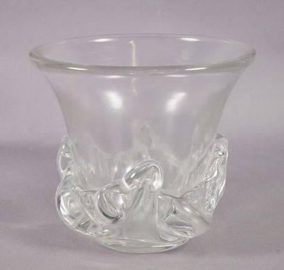 DAUM France Vase modèle Sirius en épais cristal H 16 cm