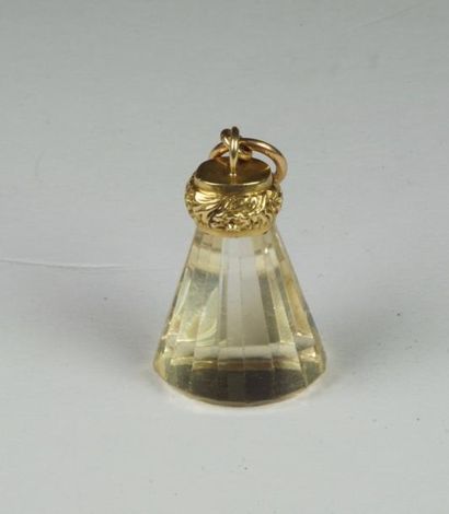 null Pendentif en or jaune 18 carats (750°/°°) orné d’une citrine poids brut 13.8...