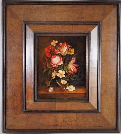 Ecole française XIXe. Nature morte au bouquet et papillon, huile sur cuivre 18 x...