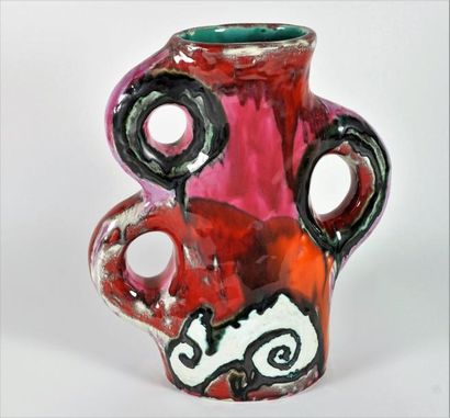null Vase en céramique émaillée polychrome à triple anses (Jean Paul Bonnet ?). H...