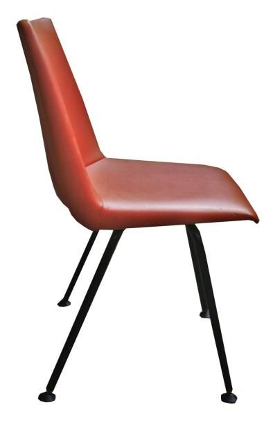 null Chaise recouverte de simili cuir orange et piétement métal noir Années 1960