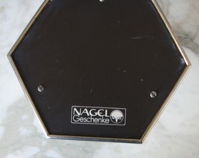Edition NAGEL Chandelier en métal, base hexagonale. Années 1970. H. 16 cm