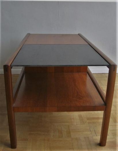 MACINTOSH Table basse rectangulaire à deux étages en teck verni et panneaux de bois...
