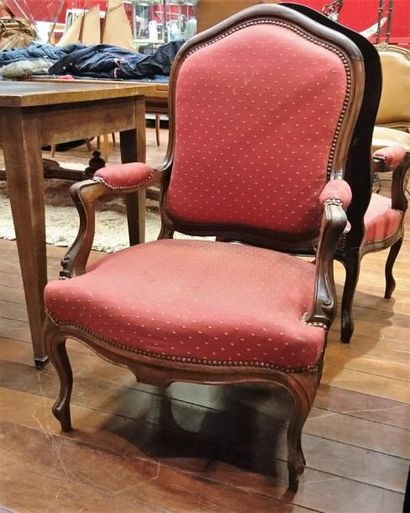 null Suite de 4 fauteuils en placage d’acajou, à dossier plat , de style Louis XV...