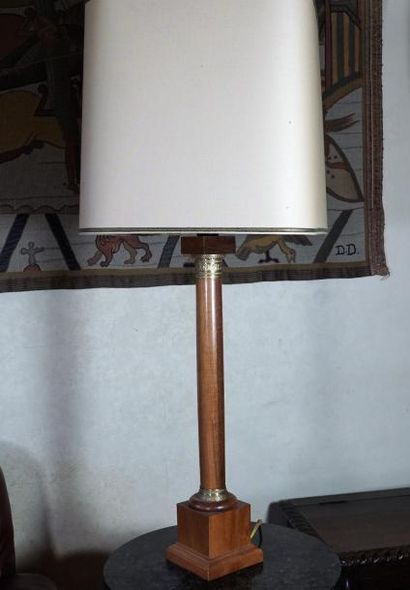 null Pieds de lampe en acajou de style Empire. Ht 56 cm.