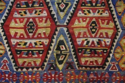KILIM, tapis à décor géométrique. 296 x 185...
