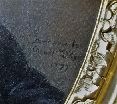 ÉCOLE FRANÇAISE XVIIIème Portrait d’homme de qualité. Huile sur toile ovale porte...