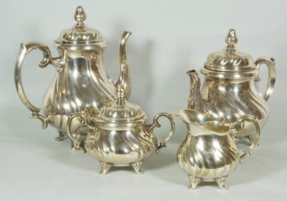null Service à thé et à café quatre pièces en métal argenté à décor de côtes torses,...