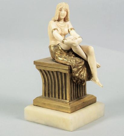 null Théophile François SOMME (1871-1952) Statuette chryséléphantine en ivoire et...