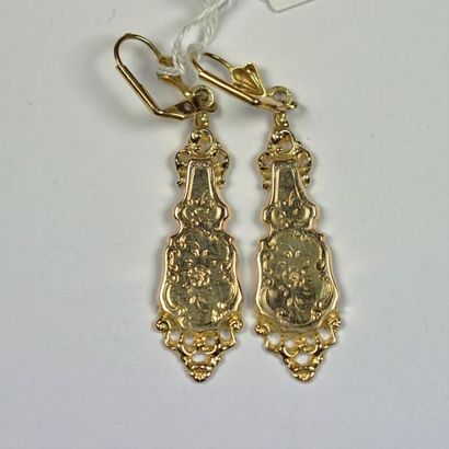 Paire de pendants d'oreilles anciens en or...
