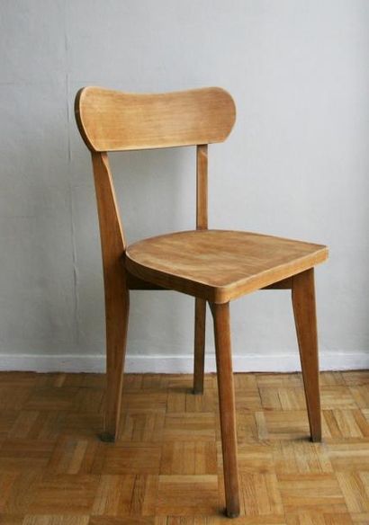 null Chaise en bois blond poncé Années 1960 l. 44 cm – P. 40 cm -H. assise 44 cm...