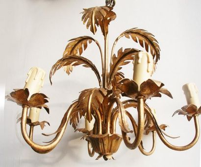 null Suspension en métal doré à décor de feuilles palmes à 6 lumières (cache douilles...