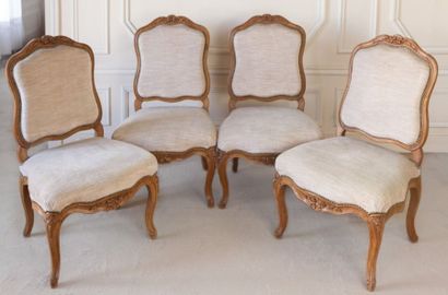 Suite de quatre chaises en bois naturel (décapé)...