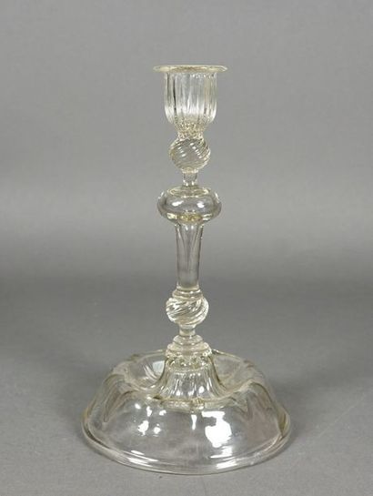 null Bougeoir en verre;Travail du XVIIIème siècle. H 24 cm.