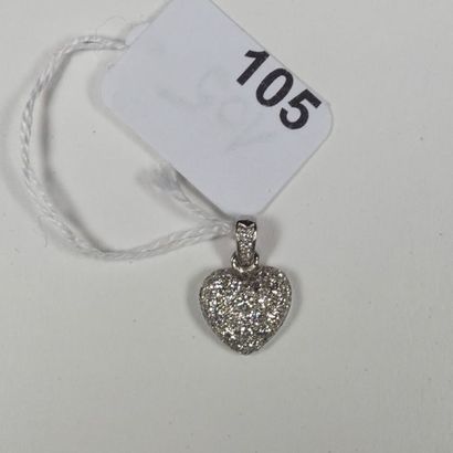 null Pendentif "Coeur" en platine (850/oo) sertie de diamants taille brillant, la...