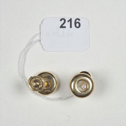 null CHOPARD : Paire de clous d'oreilles ronds en or jaune 18K (750/oo), collection...