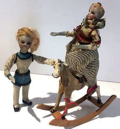null Deux Mignonnettes françaises de diorama sur le thème du cirque, l’une habillée...