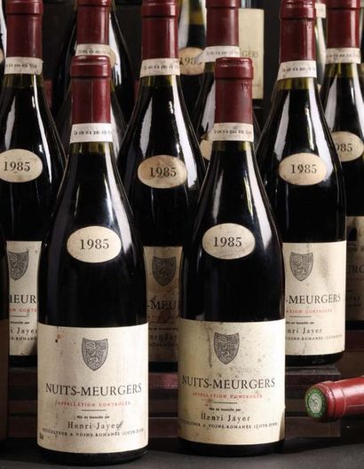 null 2 bouteilles
NUITS St. GEORGES 1er cru «Les Meurgers» - Henri JAYER 1985
Etiquettes...