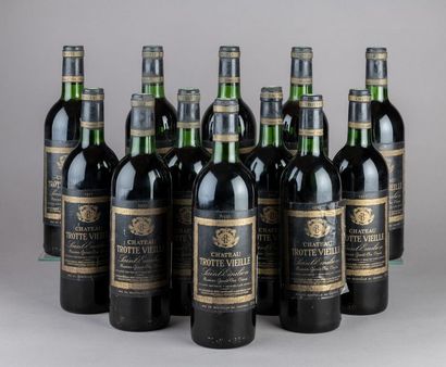 null 12 bouteilles
CHÂTEAU TROTTEVIEILLE GC - St. Emilion 1977
Etiquettes légèrement...