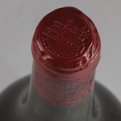 null 1 bouteille
CHÂTEAU LAFITE ROTHSCHILD 1er GCC - Pauillac 1803
Bouteille rebouchée...