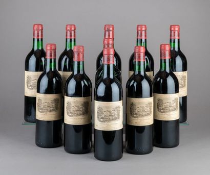 null 11 bouteilles
CHÂTEAU LAFITE ROTHSCHILD 1er GCC - Pauillac 1979
Etiquettes tachées,...