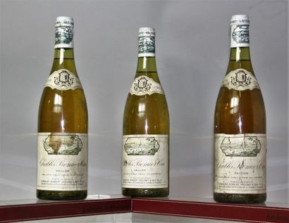 null 3 bouteilles CHABLIS 1er cru "Vaillons" - Robert VOCORET 1979 Etiquettes tachées,...