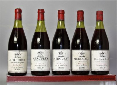 null 5 bouteilles MERCUREY - Ets. NICOLAS 1979 Etiquettes abimées, un niveau a 3cm...