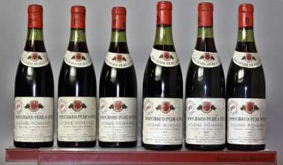 null 6 bouteilles VOSNE ROMANÉE - BOUCHARD P & F 1971 Etiquettes tachées, un niveau...