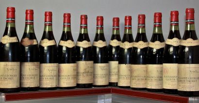 null 12 bouteilles NUITS St. GEORGES 1er cru "Clos de Thorey" - MOILLARD 1974 Etiquettes...