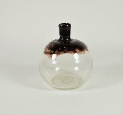 MONOD Claude (1944 – 1996). Vase circulaire à petit col en verre soufflé à décor...