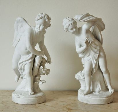 D’après FALCONET Deux statuettes en biscuit l’un figurant un putti , l’autre une...