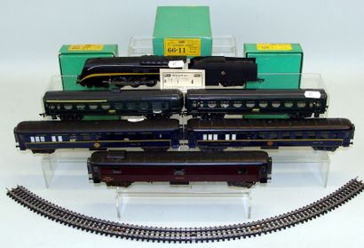 JEP Locomotive 232, noire. 2 Voitures SNCF 2ème classe et mixte. Rame de 4 Voitures...