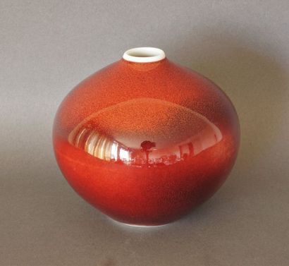 France FRANCK (1927 - 2009) France FRANCK (1927 - 2009) Petit vase en porcelaine...