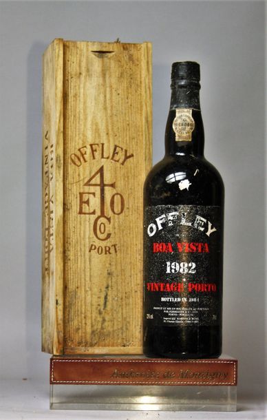 PORTO OFFLEY "BOAVISTA" VINTAGE 1982 1 bouteille- Caisse bois. Etiquette tachée et...