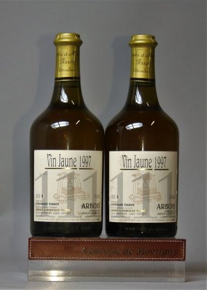 VINS JAUNES de JURA : 2 bouteilles du Domaine LIGIER PÈRE ET FILS - 2008 1 bouteille...