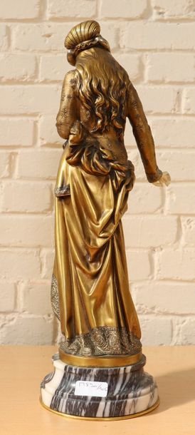 null CHRYSELEPHANTINE "LA FILEUSE" DE CARRIER-BELLEUSE (1824-1887)

En bronze doré...