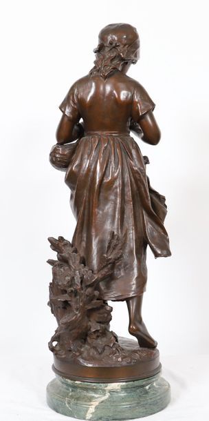 null BRONZE "JEUNE CAMPAGNARDE A LA LECTURE" DE MATHURIN MOREAU (1822-1912)

En bronze...
