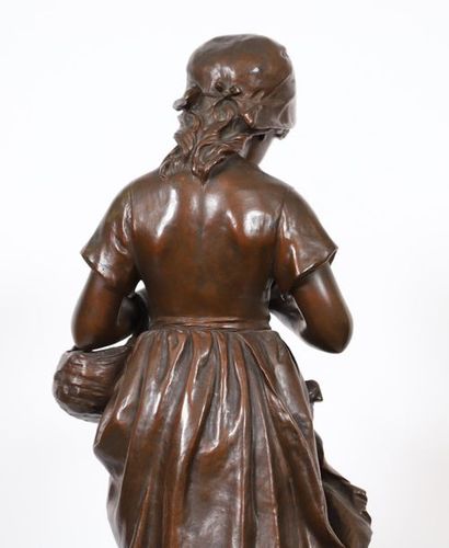 null BRONZE "JEUNE CAMPAGNARDE A LA LECTURE" DE MATHURIN MOREAU (1822-1912)

En bronze...