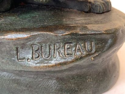 null BRONZE "LIONNE A L'AFFUT" DE Léon BUREAU (1866-1906)

En bronze patiné reposant...